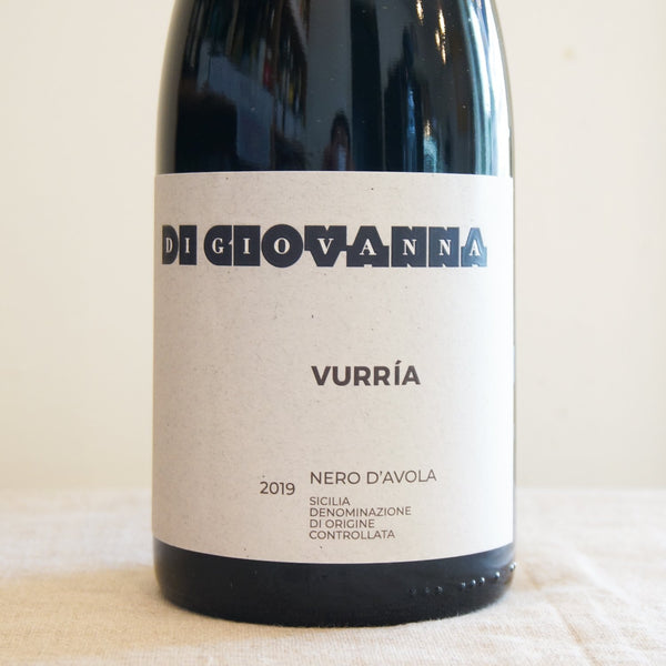 ディ・ジョヴァンナ　ヴリア　ネロ・ダヴォラ　（赤） 　Vurria Nero d'Avola